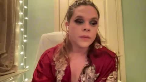 Hollys Drive threw Side Of CB. online show from December 15, 2024, 11:53 pm