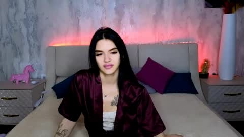 Holly online show from May 14, 2026, 1:01 am