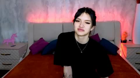 Holly online show from June 8, 2026, 2:01 am