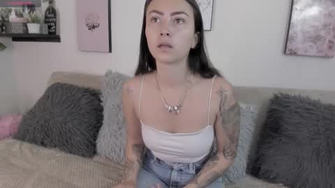 Holly online show from October 20, 2025, 3:45 pm