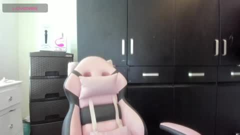 Holly online show from April 16, 2026, 2:45 am