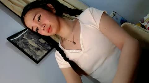 Snapshot of holly_sasa chatting on November 2, 2025, 12:29 pm Sasa online show from November 2, 2025, 12:29 pm