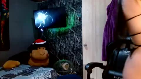 Snapshot of holly_thomsonx69 chatting on December 30, 2024, 3:57 pm holly_thomsonx69 online show from December 30, 2024, 3:57 pm