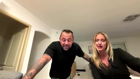 Snapshot of hollyandelon chatting on February 3, 2026, 10:15 pm hollyandelon online show from February 3, 2026, 10:15 pm