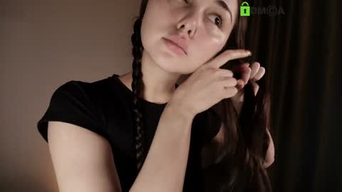 hollyextra online show from February 26, 2026, 8:52 pm