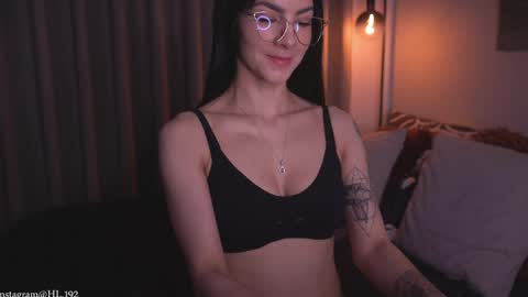 Holly Linder online show from April 9, 2026, 6:19 am