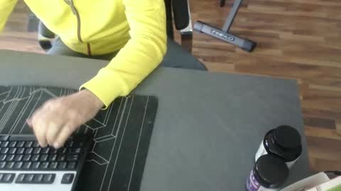 hollymollysucker online show from February 28, 2025, 1:03 pm