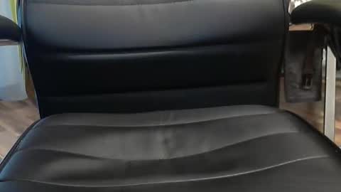 hollymollysucker online show from December 1, 2025, 2:33 pm