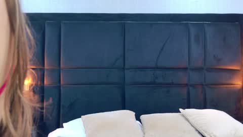 Snapshot of hollyolson chatting on May 5, 2026, 6:27 pm Holly online show from May 5, 2026, 6:27 pm