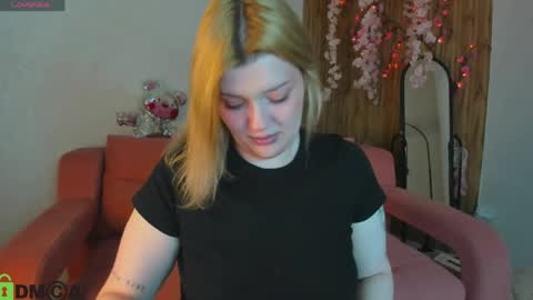 Snapshot of hollyray_ chatting on April 7, 2026, 1:39 am Holly online show from April 7, 2026, 1:39 am