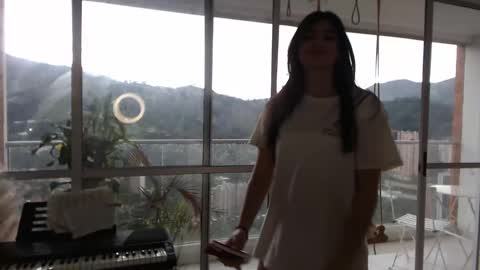 hollyshit_ online show from March 3, 2025, 10:20 pm