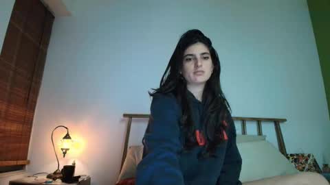 hollyshit_ online show from February 10, 2026, 2:15 am