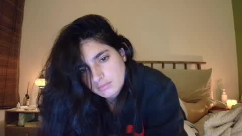 hollyshit_ online show from April 16, 2026, 1:28 am