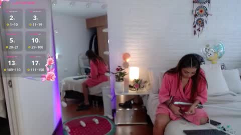 Snapshot of hollyt1 chatting on October 11, 2025, 7:23 pm hollyt1 online show from October 11, 2025, 7:23 pm