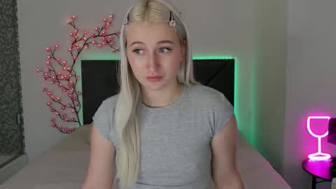 HollyTaillor online show from January 14, 2026, 1:39 pm