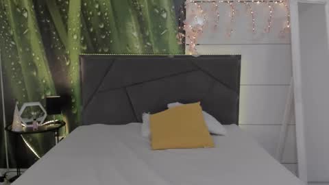 HollyTaillor online show from April 3, 2026, 5:38 am