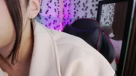 holly online show from December 17, 2024, 11:49 pm