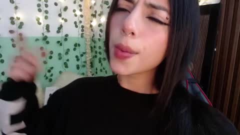 holly online show from January 10, 2025, 8:15 pm