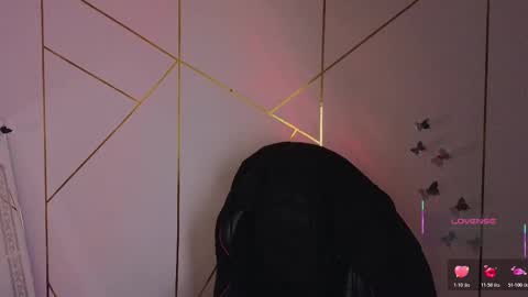 holly online show from October 18, 2025, 10:38 am