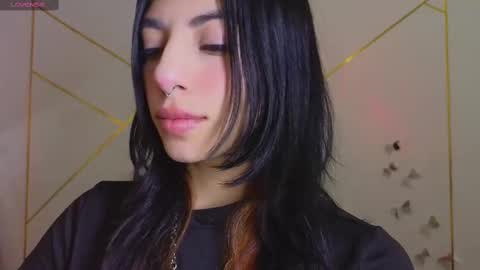 holly online show from November 5, 2025, 9:20 am