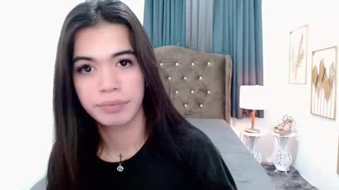 yumi online show from December 18, 2025, 3:29 pm