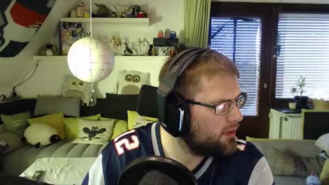 Snapshot of holy_bugman chatting on October 18, 2025, 9:21 am Holy Bugman online show from October 18, 2025, 9:21 am