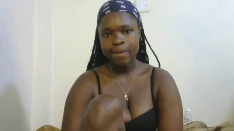 holy_ebony online show from March 31, 2026, 2:57 am