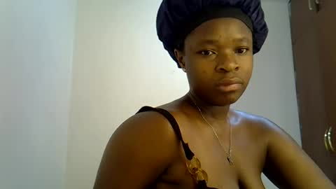 holy_ebony online show from June 21, 2026, 11:13 am