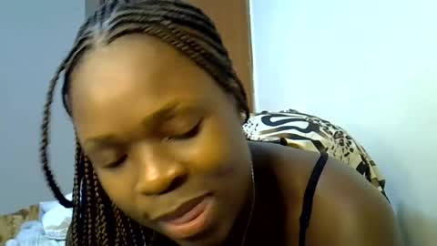 holy_ebony online show from July 7, 2026, 4:33 pm