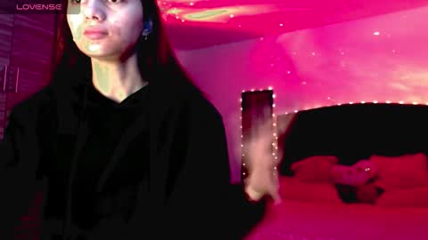 Juli online show from November 17, 2025, 4:18 am