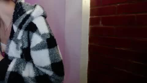 Juli online show from March 24, 2026, 2:49 am