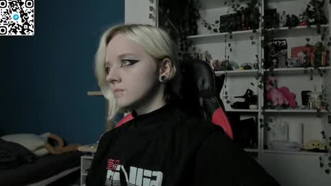 holy_mistresss online show from November 26, 2025, 9:32 am