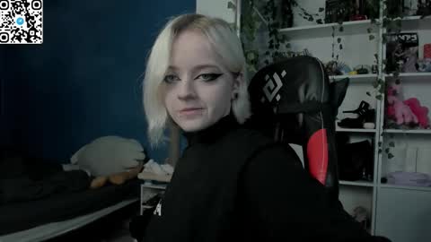 holy_mistresss online show from November 30, 2025, 9:35 am