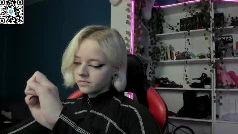 holy_mistresss online show from December 5, 2025, 10:24 am