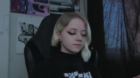 holy_mistresss online show from April 7, 2026, 8:26 am