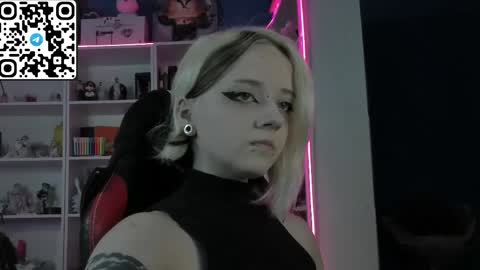 Snapshot of holy_mistresss chatting on May 3, 2026, 8:09 am holy_mistresss online show from May 3, 2026, 8:09 am