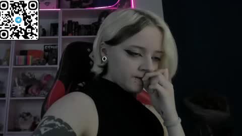 Snapshot of holy_mistresss chatting on May 10, 2026, 8:41 am holy_mistresss online show from May 10, 2026, 8:41 am