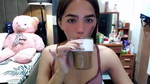 holy_molly1 online show from November 18, 2025, 1:11 am