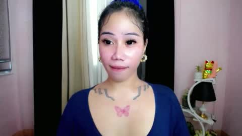 holy_samyx online show from November 27, 2025, 2:35 am
