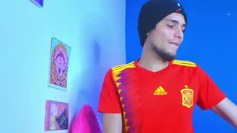      online show from November 13, 2025, 8:02 am