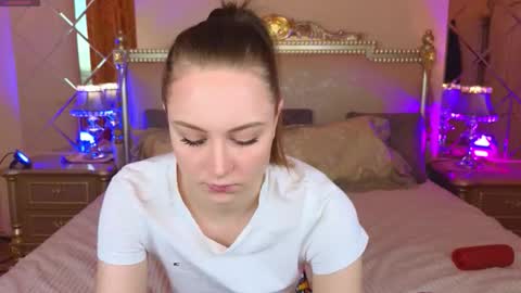 holybabydoll online show from November 13, 2025, 10:58 am