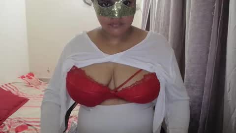 Snapshot of holyfucklove chatting on September 26, 2025, 2:21 pm Mira and Abraham online show from September 26, 2025, 2:21 pm