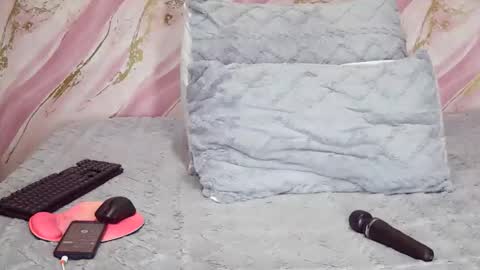 holyhoneydoll online show from May 25, 2026, 9:21 pm