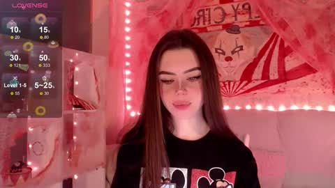 Mia online show from October 27, 2025, 3:43 am