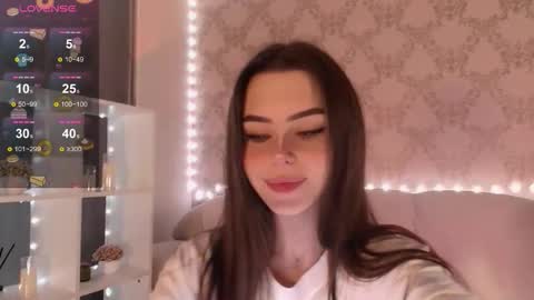 Mia online show from November 15, 2025, 3:15 am