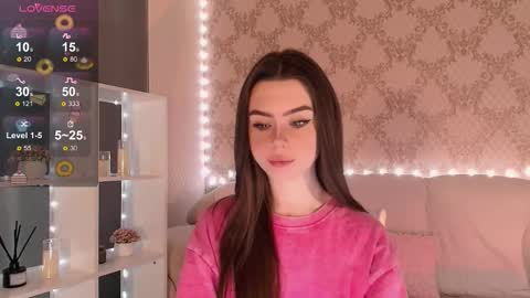 Mia online show from November 30, 2025, 3:10 am