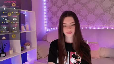 Snapshot of holymiax chatting on May 2, 2026, 3:44 am Mia online show from May 2, 2026, 3:44 am