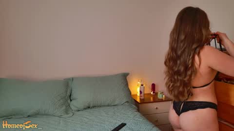 Snapshot of homeofsex_ chatting on May 3, 2026, 12:33 pm Jack and Sally online show from May 3, 2026, 12:33 pm
