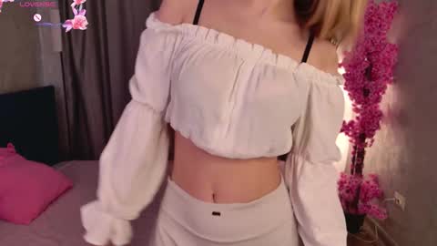 Snapshot of hone333bunny chatting on February 27, 2026, 6:46 am hone333bunny online show from February 27, 2026, 6:46 am