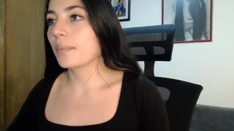 Snapshot of honey_aynur chatting on April 18, 2026, 7:58 pm Honey Aynu online show from April 18, 2026, 7:58 pm